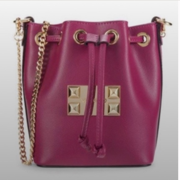 NWT! *Valentino* Jules Magenta Leather Gold Studded Small Bucket Bag